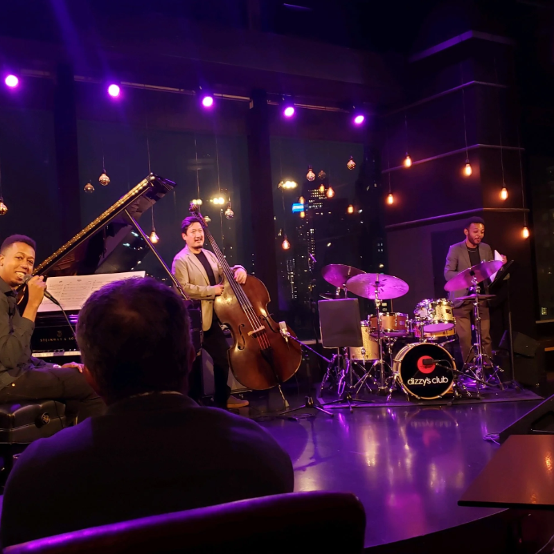 Lawrence Fields performing at Dizzy's Club